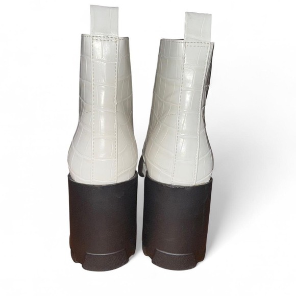 BP Women's Size 8 Niya Lug Sole Chelsea Boot  Moto White Faux Croc Skin Good - Picture 6 of 8